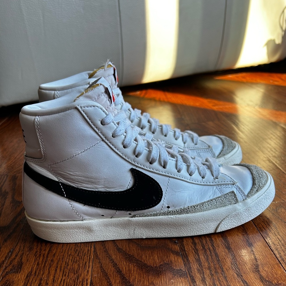 Women's Shoes: Nike Blazer Mid '77